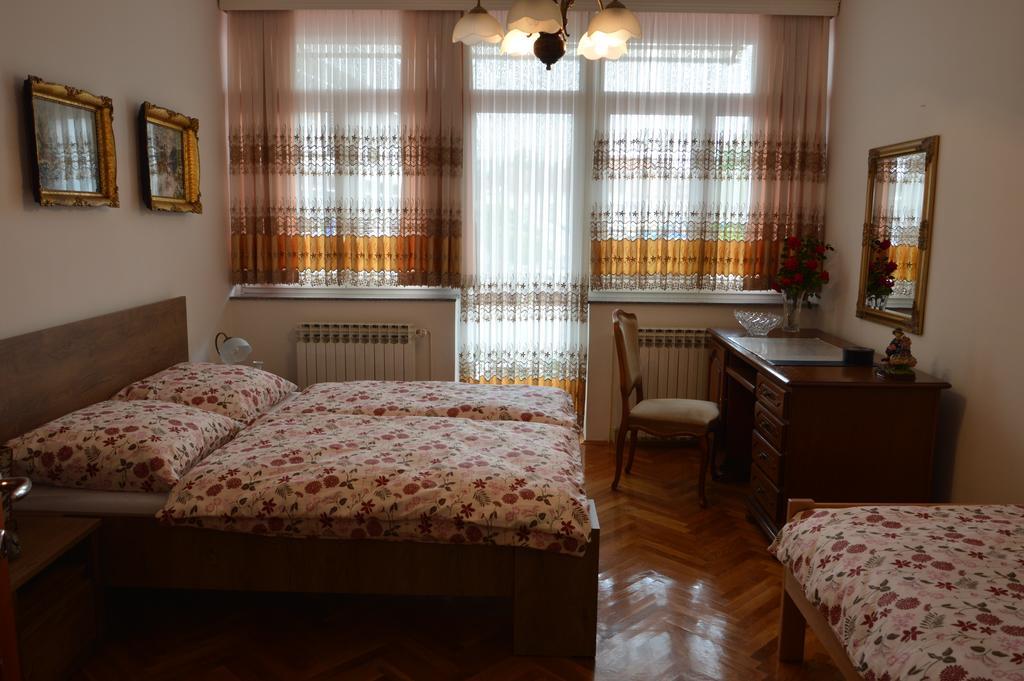 Apartment Sarah Bihac Exterior photo